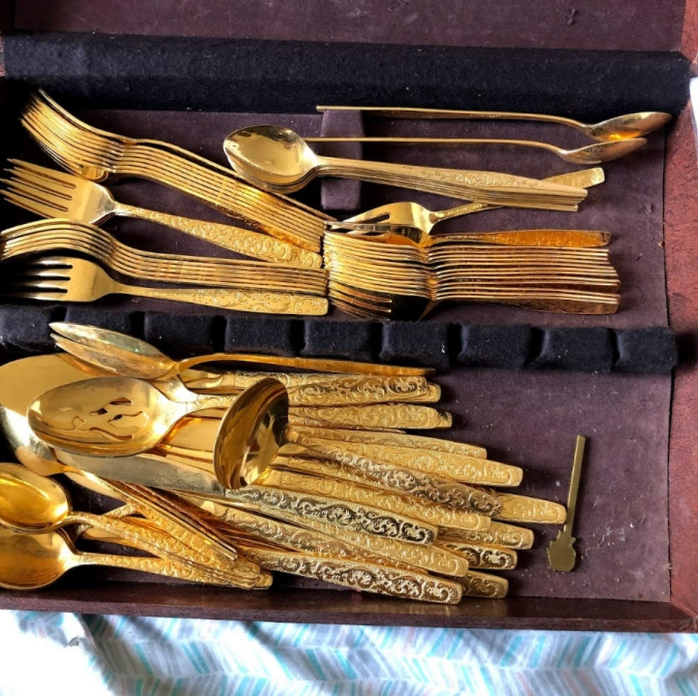 Americana Golden Heritage Dinnerware
